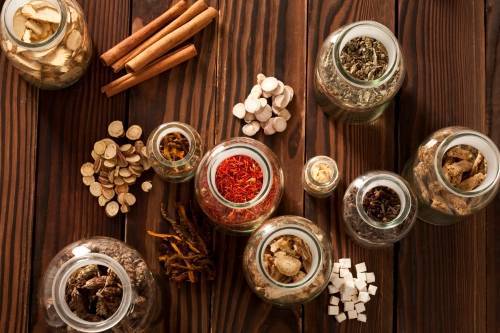 Bài thuốc cổ truyền chữa trị bệnh chấn thương cổ