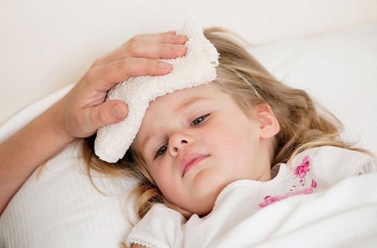 Bệnh bại liệt dễ lây lan qua đường miệng