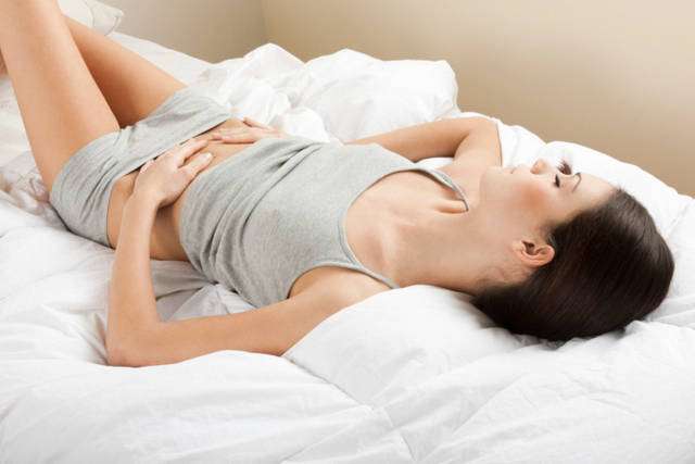 Bệnh viêm buồng trứng khiến người bệnh đau vùng hạ vị