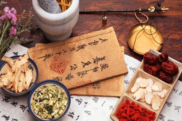 Chữa bệnh van động mạch chủ bằng phương pháp đông y