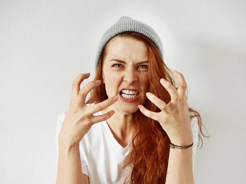 Dễ cáu giận cũng là một trong những triệu chứng của bệnh béo phì