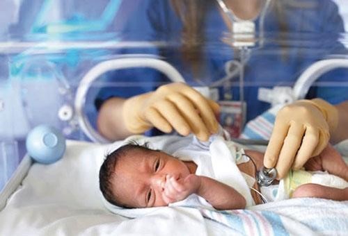 Dị tật tim bẩm sinh là nguyên nhân bệnh van động mạch chủ