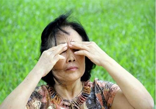 Hoa mắt, chóng mặt là dấu hiệu của bệnh van động mạch chủ