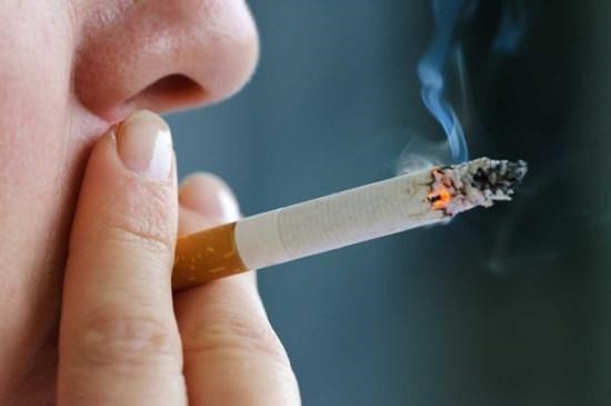 Hút thuốc lá một nguyên nhân mắc bệnh viêm đường ruột
