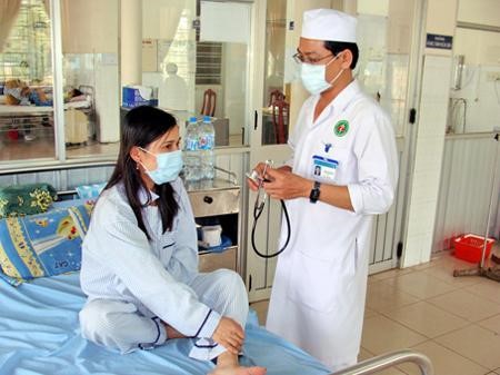 Người bệnh phải đến những cơ sở y tế để khám và chữa trị