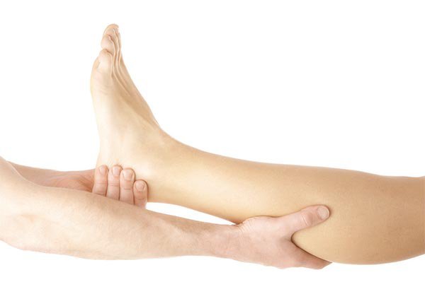 Phương pháp điều trị bệnh teo cơ bắp chân.