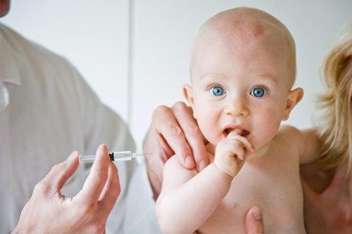 Tiêm phòng vacxin Rubella để phòng bệnh