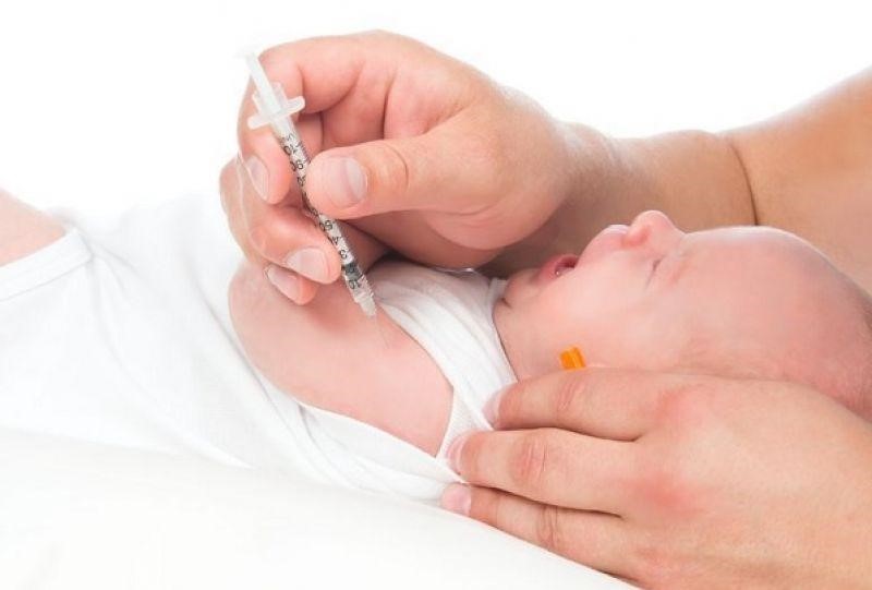 Tiêm vaccine là cách phòng bệnh an toàn