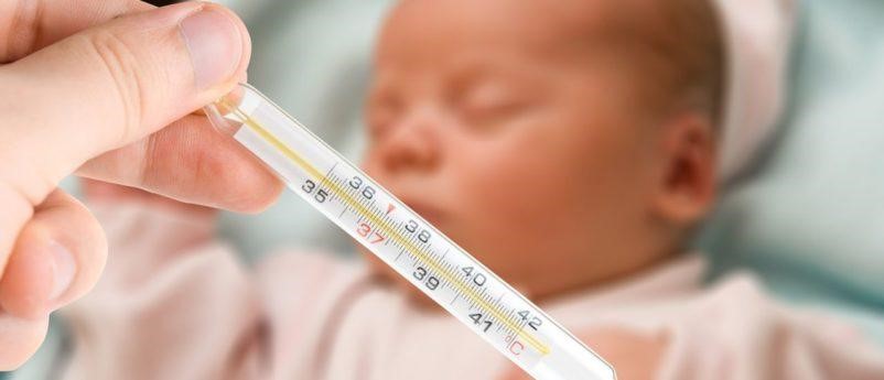 Trẻ thường sốt cao 39 – 40 độ khi phát bệnh