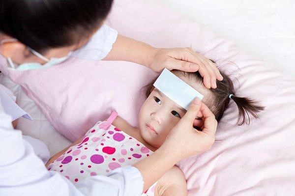 Triệu chứng thường gặp của viêm màng não