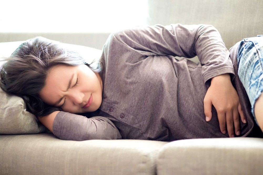 Ung thư đại tràng sẽ gây đau bụng